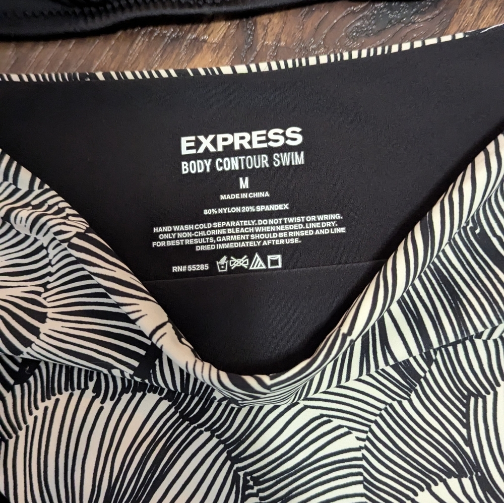 Express Body Contour Bikini Bundle Black and White Swimwear - Picture 3 of 5